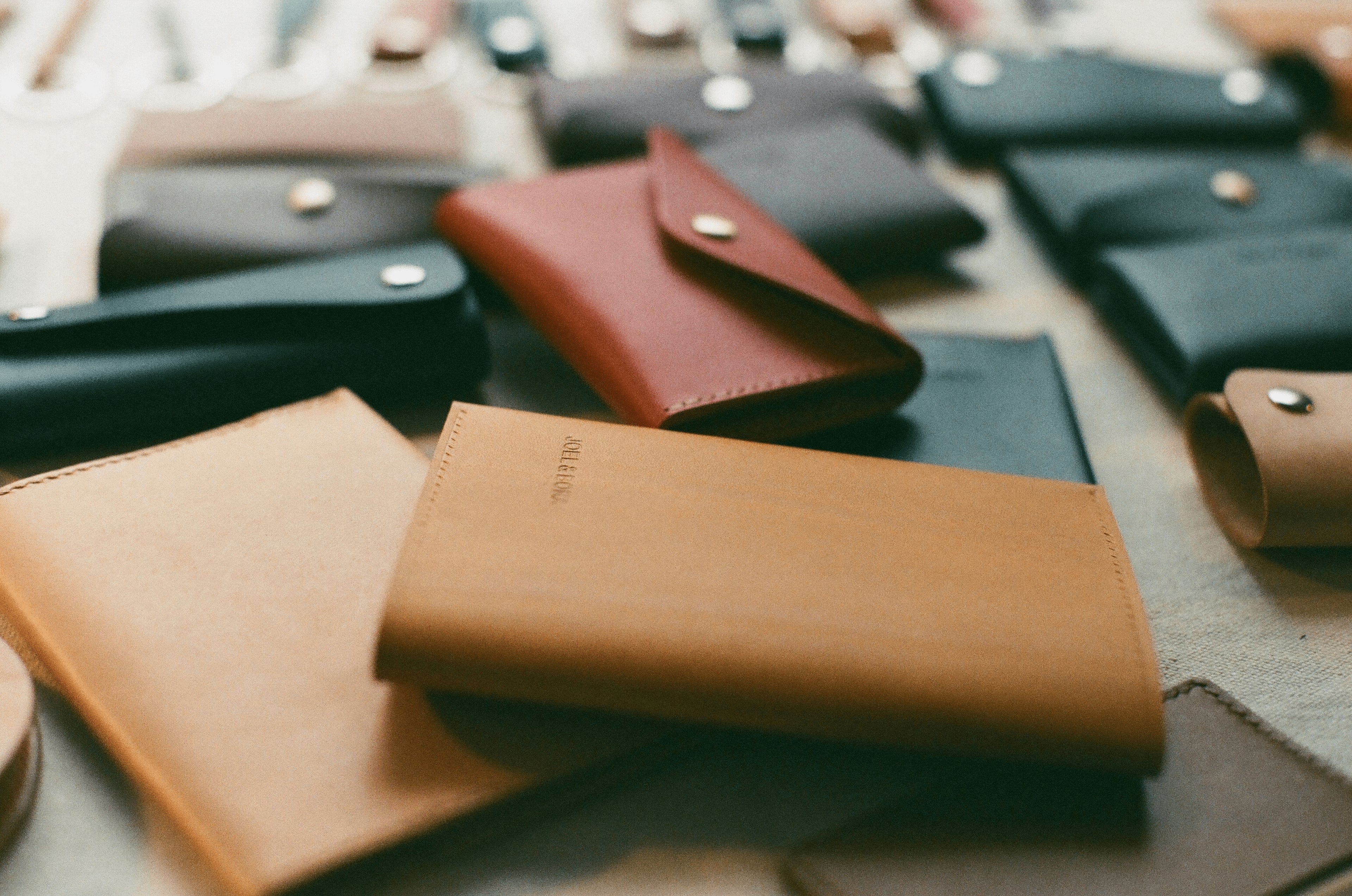 In Depth Guide To Choosing Hardware For Leather Accessories Based On Your Unique Style