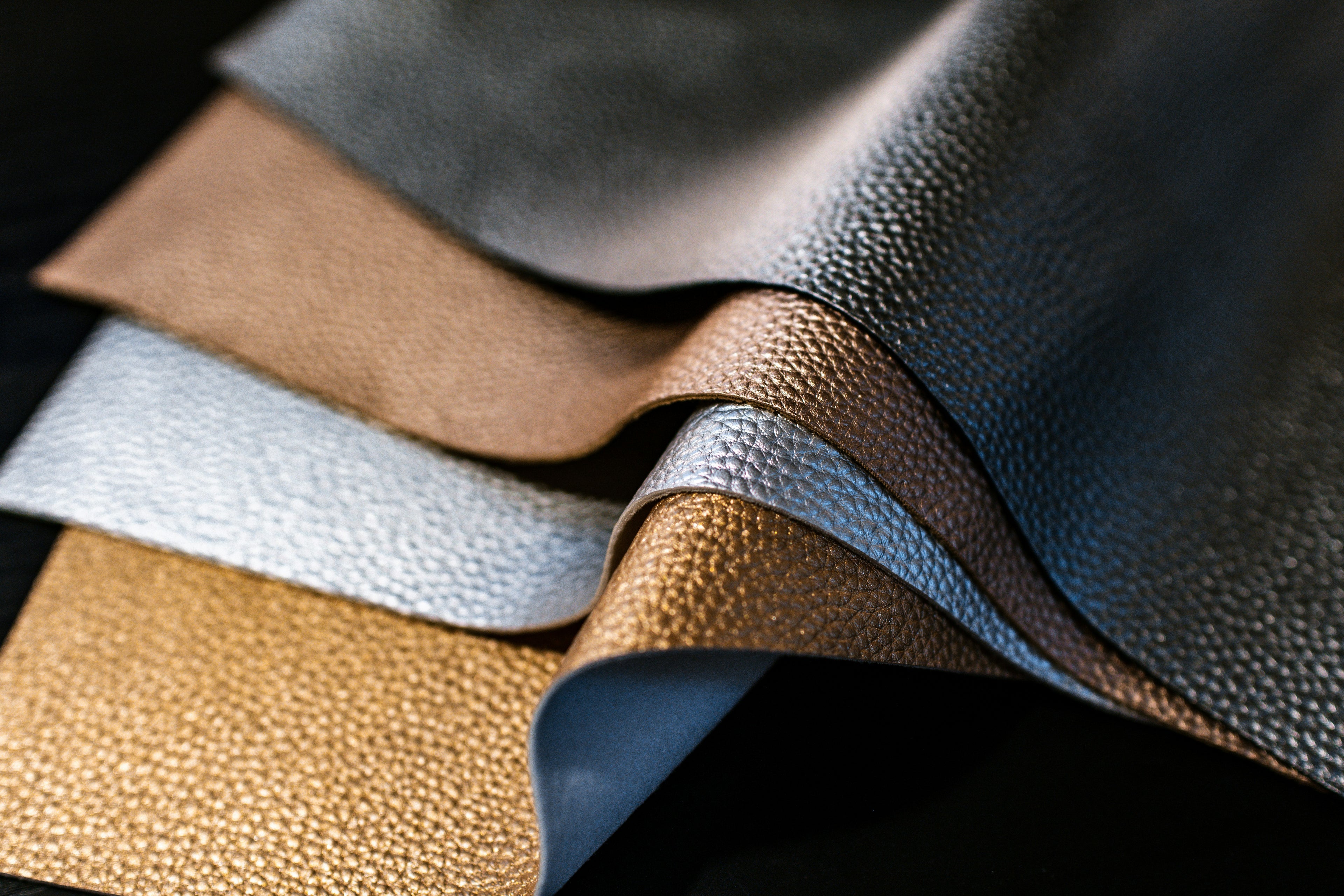 Complete Overview Of Leather Dyeing And Stamping Methods To Customize Products